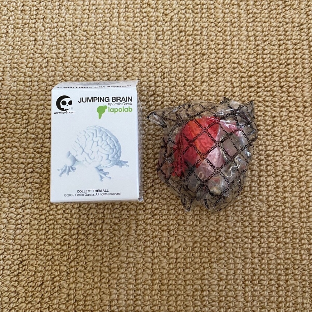Toy2R Jumping Brain by Emilio Garcia Mini Red Keychain, New